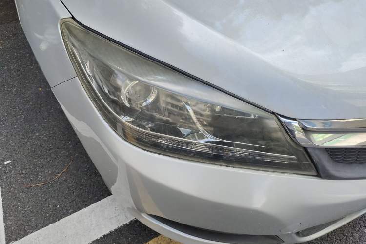 Used Haima M3 2013 1.5L Manual Standard Model Right Front Headlight