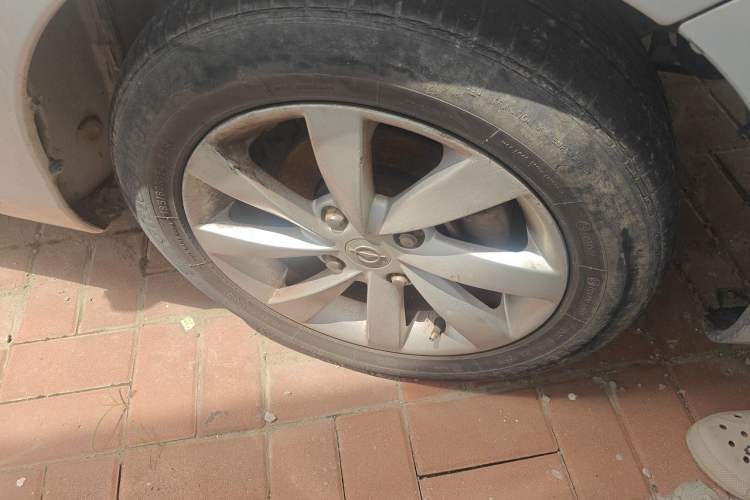 Used Haima M3 2013 1.5L Manual Standard Model Right Front Wheel Hub