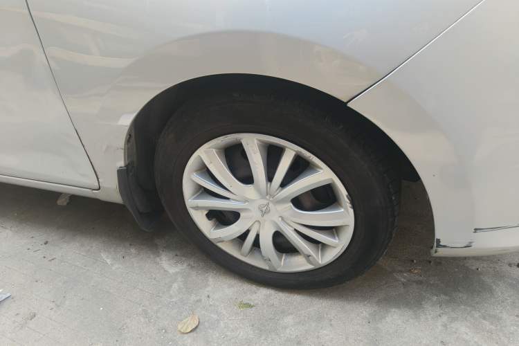 Used Haima M3 2013 1.5L Manual Base Version Right Front Wheel Hub