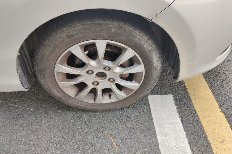 Used Haima M3 2013 1.5L Manual Standard Model Right Front Wheel Hub