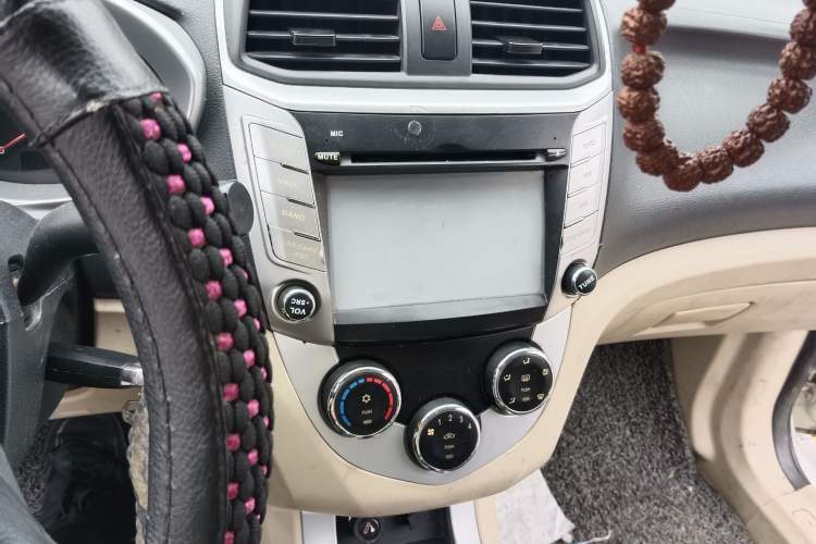 Used Haima M3 2013 1.5L Manual Elite Model Audio And AC Panel