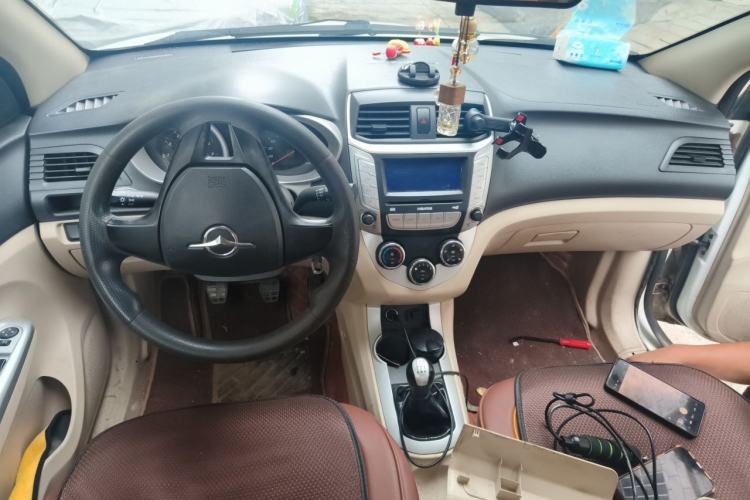 Used Haima M3 2013 1.5L Manual Standard Model Center Console