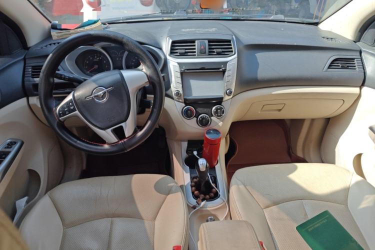 Used Haima M3 2013 1.5L Manual Elite Model Center Console