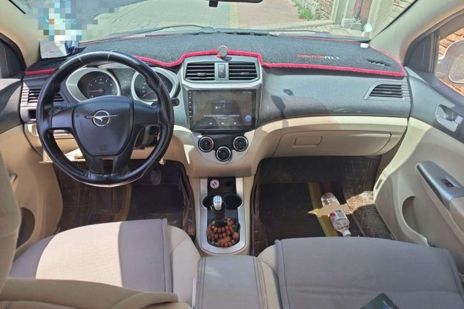 Used Haima M3 2013 1.5L Manual Base Version Center Console