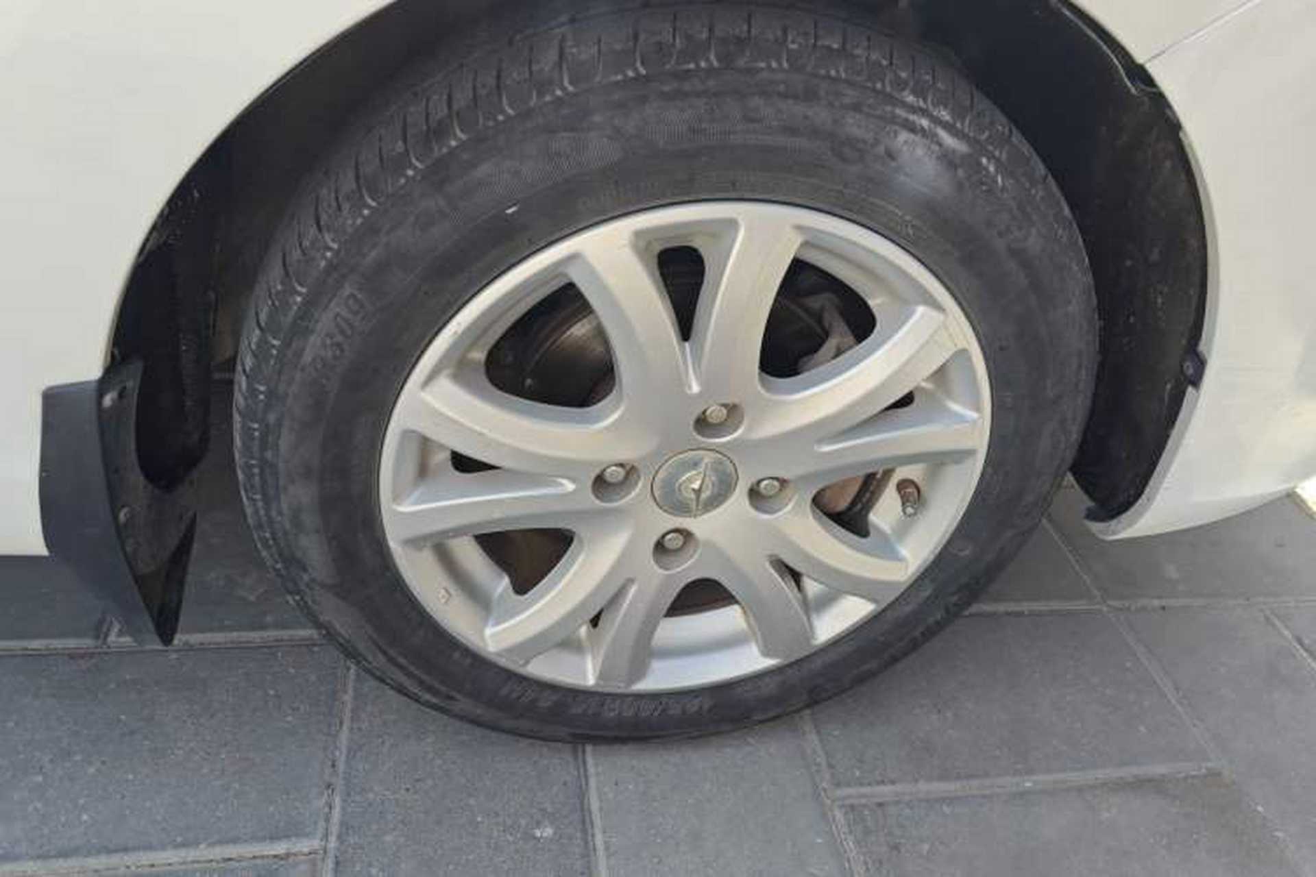 Used Haima M3 2013 1.5L Manual Elite Model Right Front Wheel Hub
