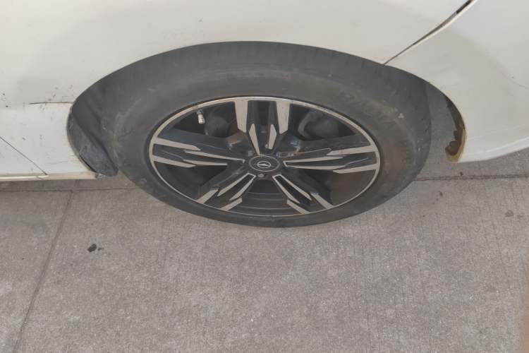 Used Haima M3 2013 1.5L Manual Base Version Right Front Wheel Hub