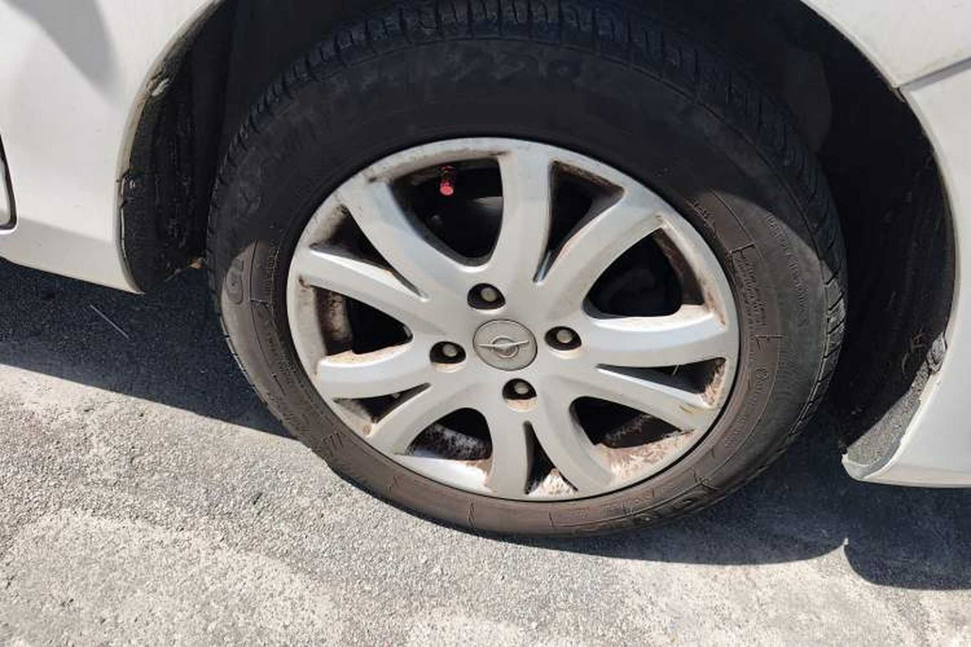 Used Haima M3 2013 1.5L Manual Base Version Right Front Wheel Hub