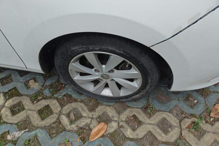 Used Haima M3 2013 1.5L Manual Base Version Right Front Wheel Hub