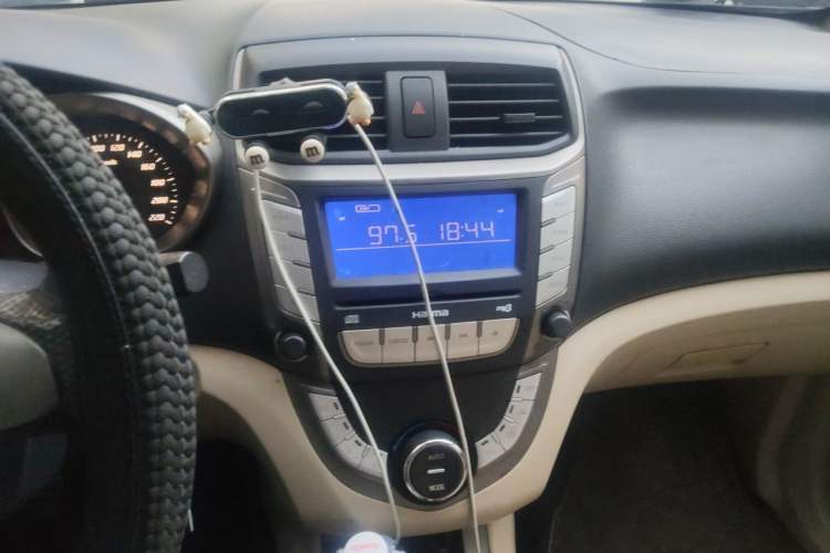 Used Haima M3 2014 1.5L Manual Luxury Model Audio And AC Panel