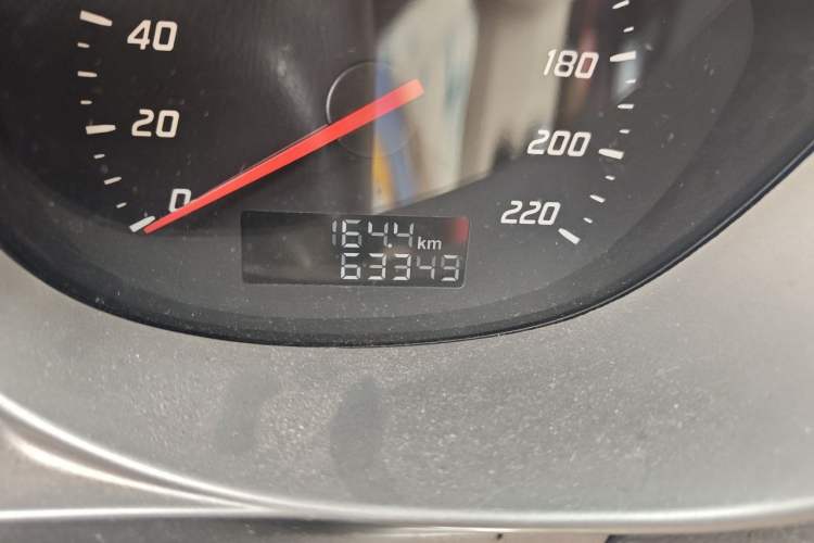 Used Haima M3 2014 1.5L Manual Comfort Model Odometer Close Up