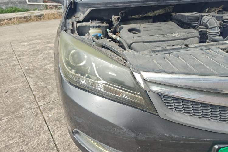 Used Haima M3 2014 1.5L Manual Comfort Model Right Front Headlight