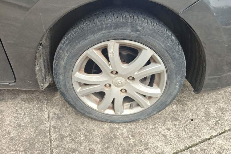 Used Haima M3 2014 1.5L Manual Comfort Model Right Front Wheel Hub