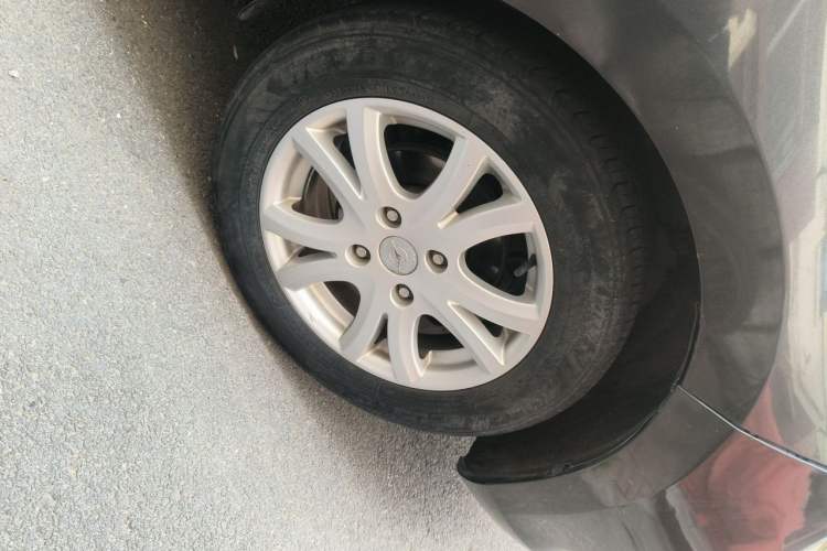 Used Haima M3 2014 1.5L Manual Standard Edition Right Front Wheel Hub