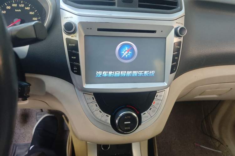 Used Haima M3 2014 1.5L Manual Luxury Model Audio And AC Panel