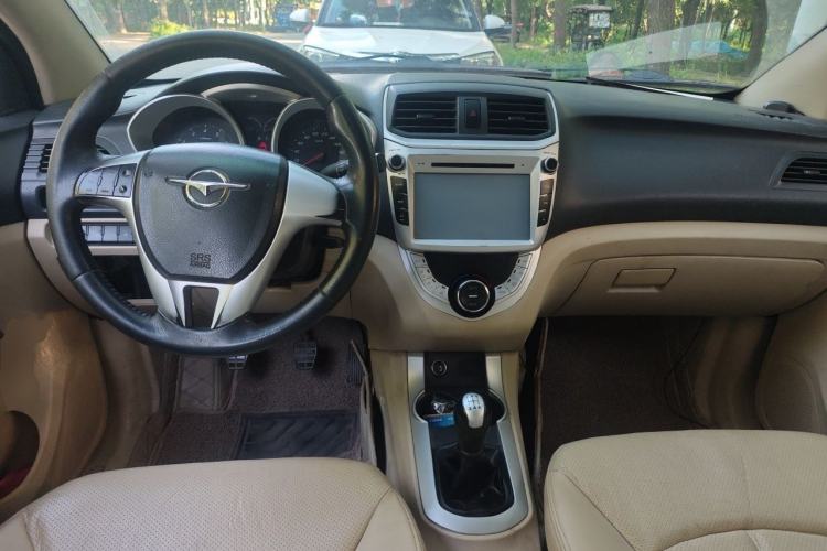 Used Haima M3 2014 1.5L Manual Luxury Model Center Console
