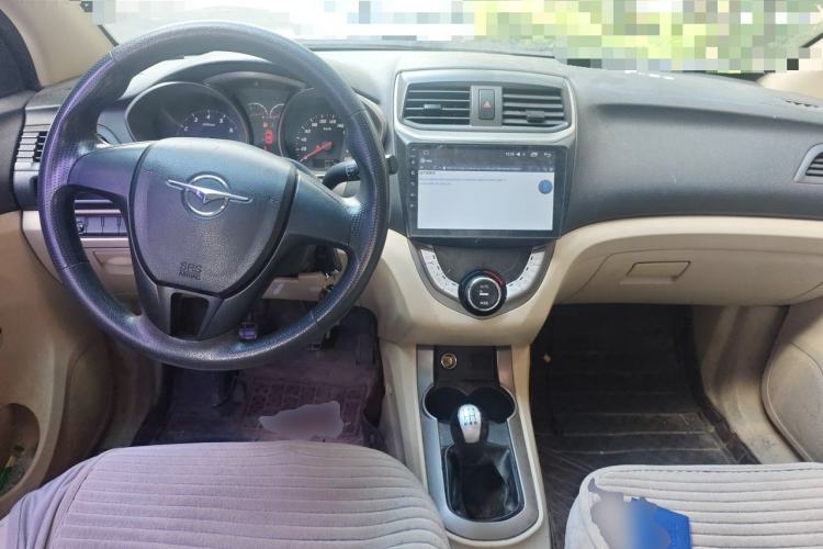 Used Haima M3 2014 1.5L Manual Elite Edition Center Console