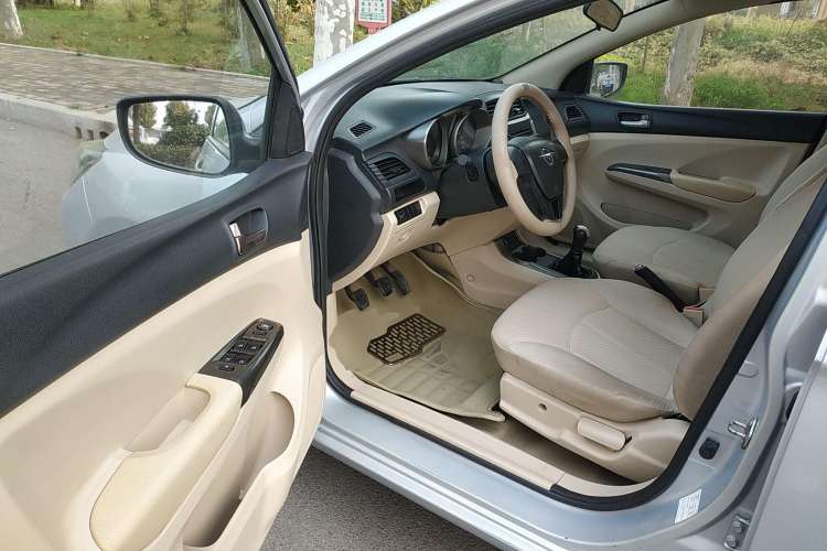 Used Haima M3 2014 1.5L Manual Elite Edition Driver Seat