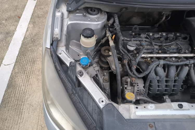 Used Haima M3 2014 1.5L Manual Elite Edition Engine Bay Right