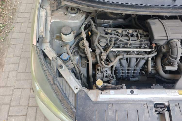 Used Haima M3 2014 1.5L Manual Elite Edition Engine Bay Right