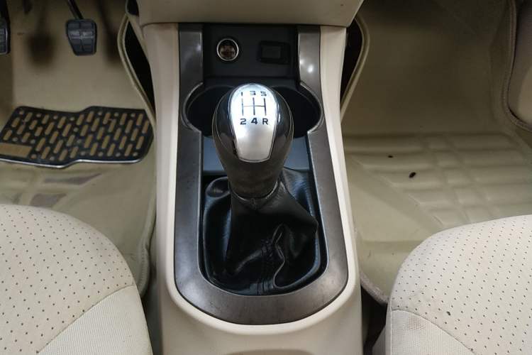 Used Haima M3 2014 1.5L Manual Elite Edition Gear Lever