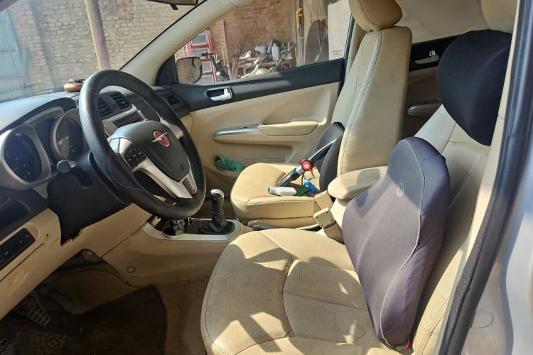 Used Haima M3 2014 1.5L Manual Flagship Model Left Front Seat