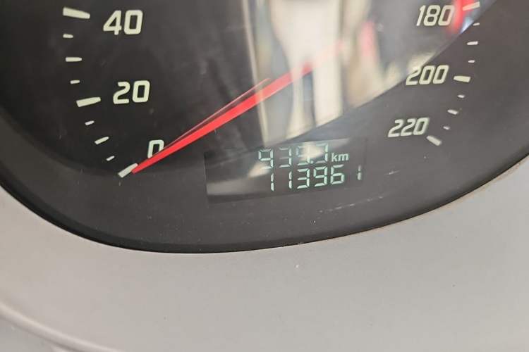 Used Haima M3 2014 1.5L Manual Flagship Model Odometer Close Up