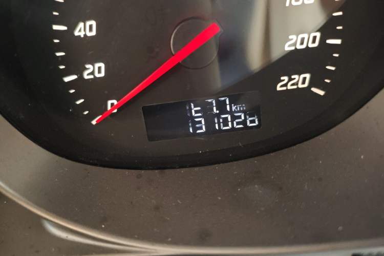 Used Haima M3 2014 1.5L Manual Standard Edition Odometer Close Up