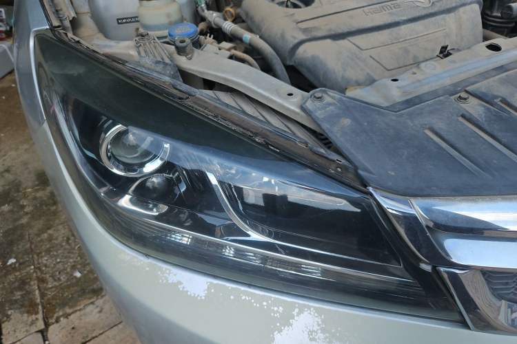 Used Haima M3 2014 1.5L Manual Flagship Model Right Front Headlight