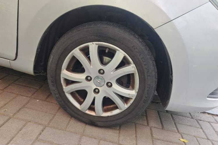 Used Haima M3 2014 1.5L Manual Elite Edition Right Front Wheel Hub