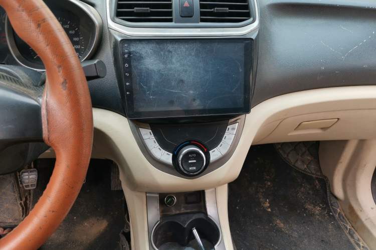 Used Haima M3 2014 1.5L Manual Elite Edition Audio And AC Panel