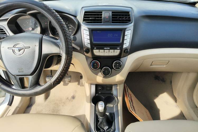 Used Haima M3 2014 1.5L Manual Standard Edition Audio And AC Panel