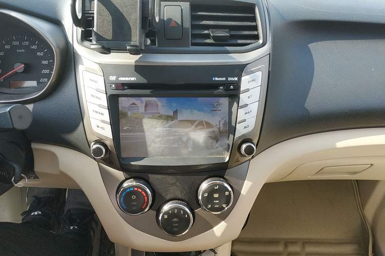 Used Haima M3 2014 1.5L Manual Standard Edition Audio And AC Panel
