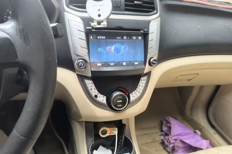 Used Haima M3 2014 1.5L Manual Colorful Navigation Edition Audio And AC Panel