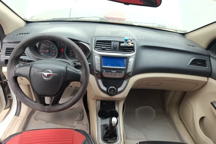 Used Haima M3 2014 1.5L Manual Elite Edition Center Console