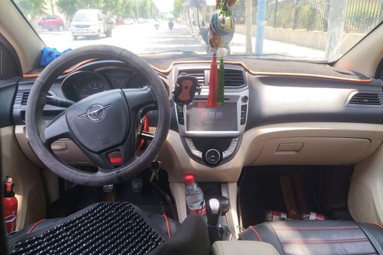 Used Haima M3 2014 1.5L Manual Colorful Navigation Edition Center Console