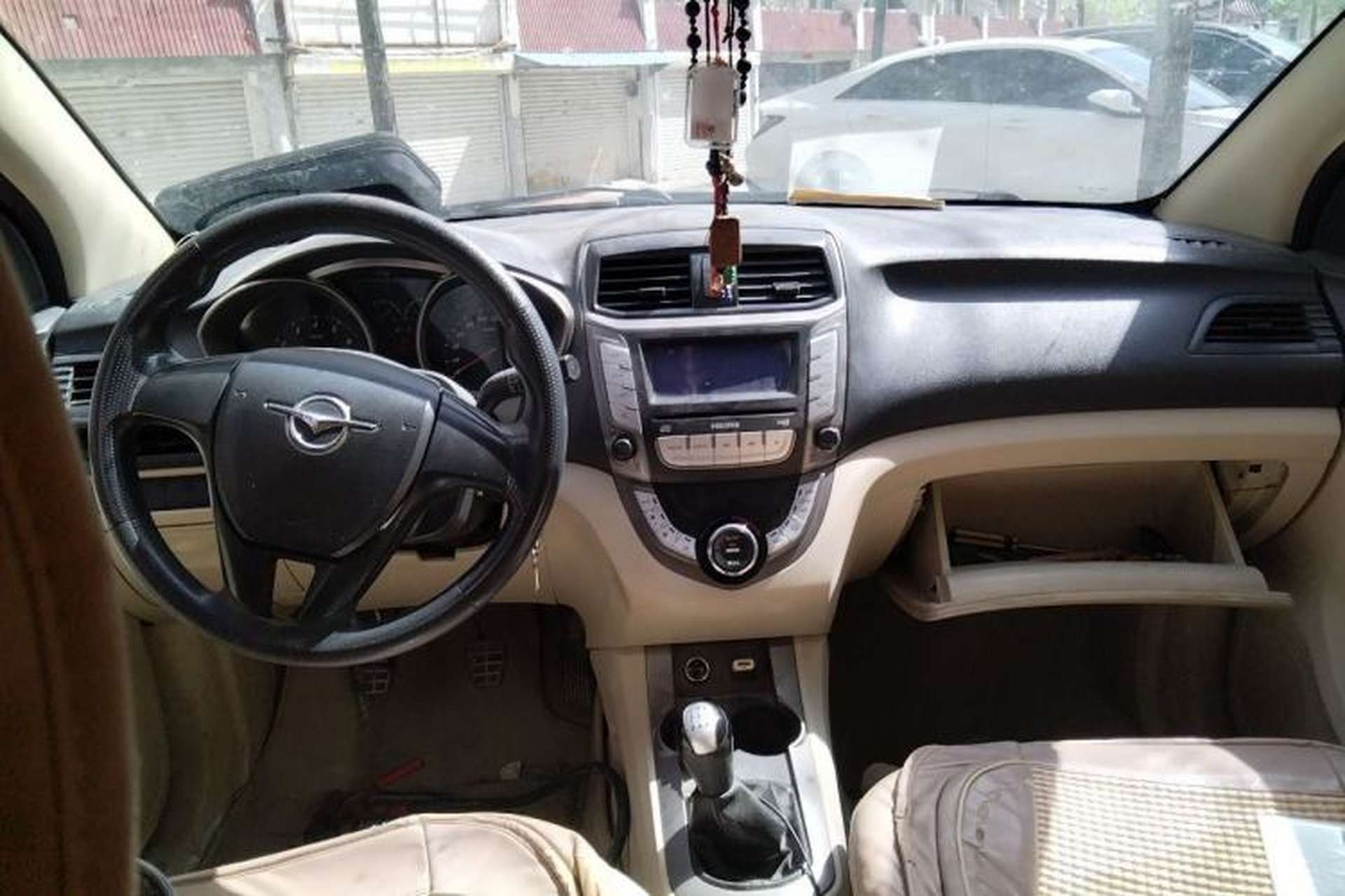 Used Haima M3 2014 1.5L Manual Elite Edition Center Console