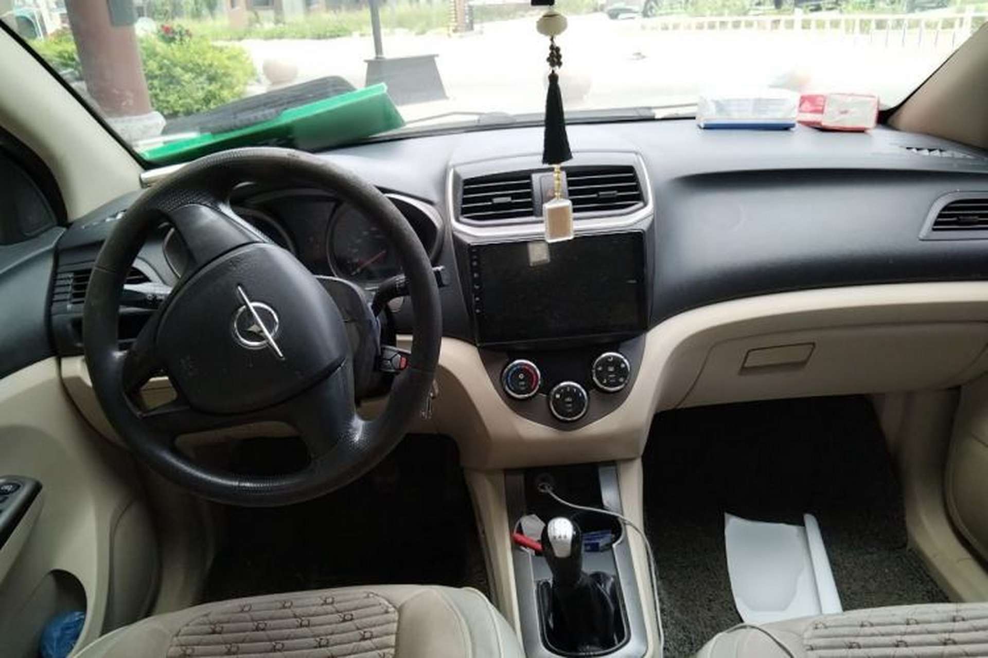 Used Haima M3 2014 1.5L Manual Standard Edition Center Console