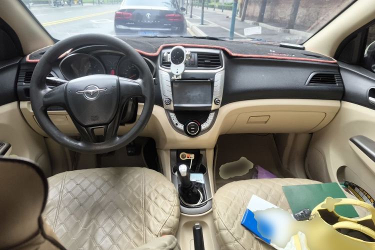 Used Haima M3 2014 1.5L Manual Colorful Navigation Edition Center Console
