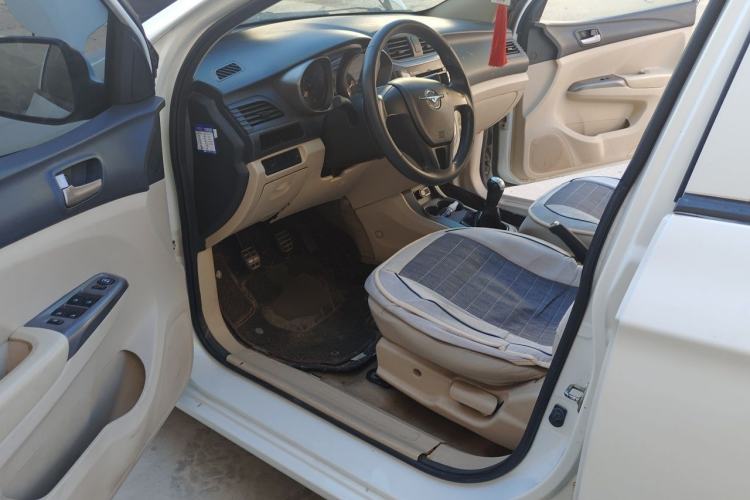 Used Haima M3 2014 1.5L Manual Colorful Navigation Edition Driver Seat
