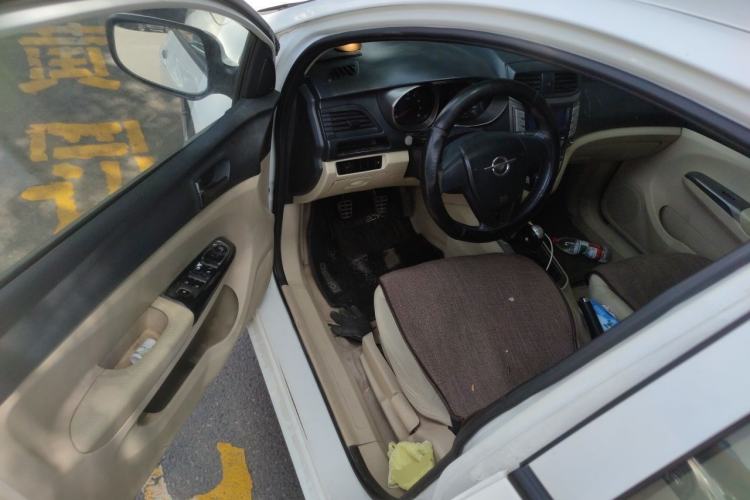 Used Haima M3 2014 1.5L Manual Elite Edition Driver Seat