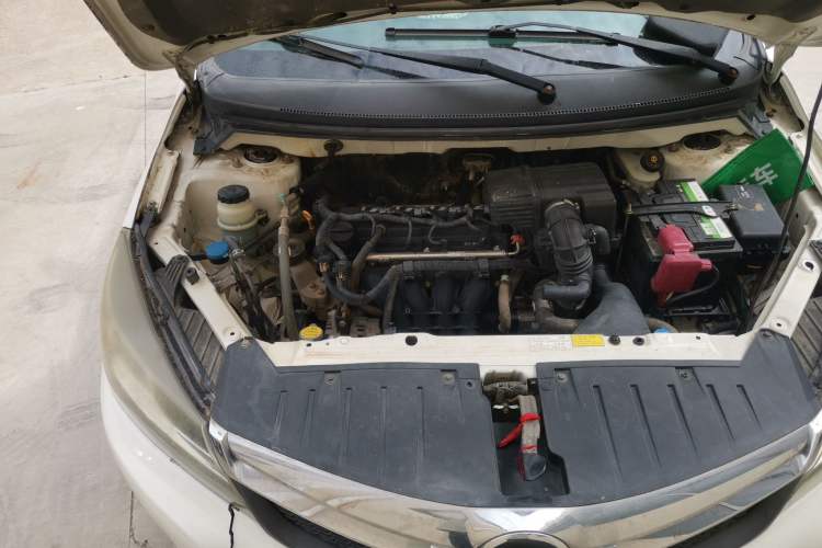 Used Haima M3 2014 1.5L Manual Elite Edition Engine Bay Right