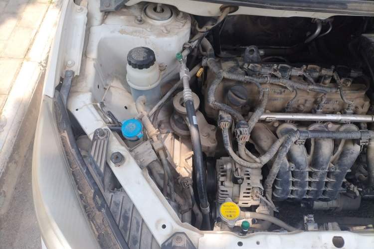 Used Haima M3 2014 1.5L Manual Colorful Navigation Edition Engine Bay Right