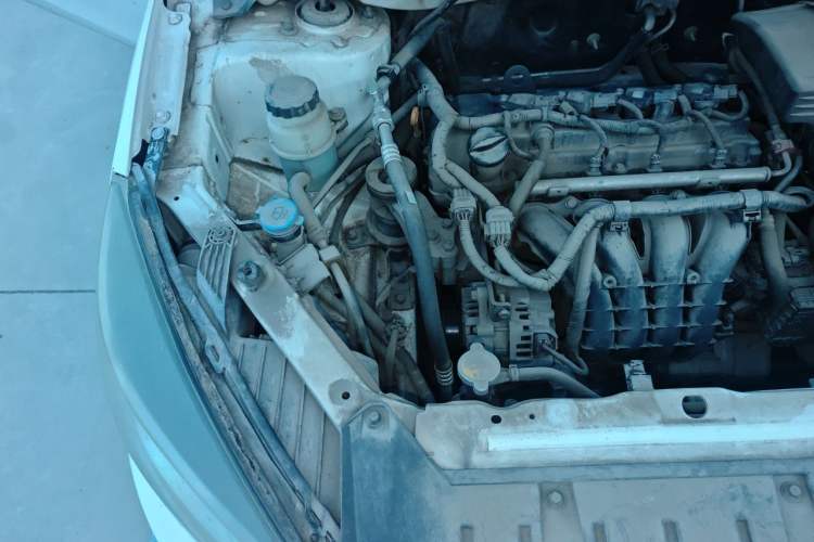 Used Haima M3 2014 1.5L Manual Elite Edition Engine Bay Right