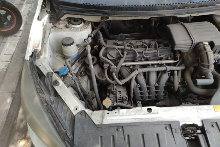 Used Haima M3 2014 1.5L Manual Elite Edition Engine Bay Right