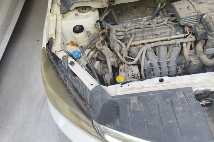 Used Haima M3 2014 1.5L Manual Colorful Navigation Edition Engine Bay Right