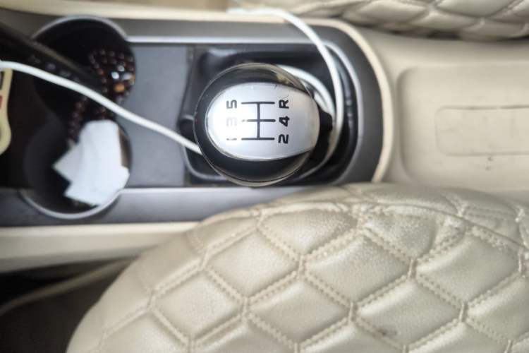 Used Haima M3 2014 1.5L Manual Colorful Navigation Edition Gear Lever