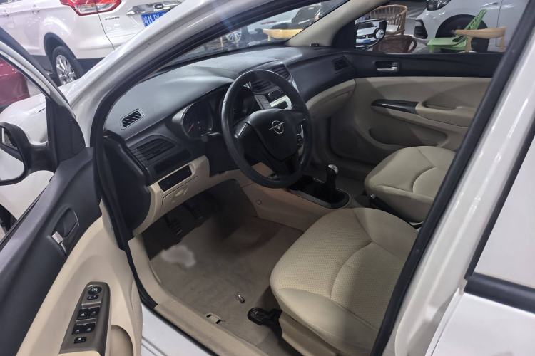 Used Haima M3 2014 1.5L Manual Elite Edition Interior 2