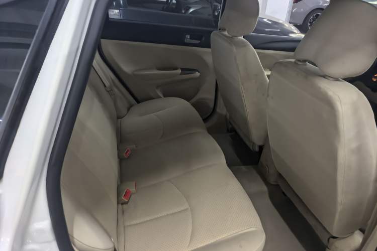 Used Haima M3 2014 1.5L Manual Elite Edition Interior 5