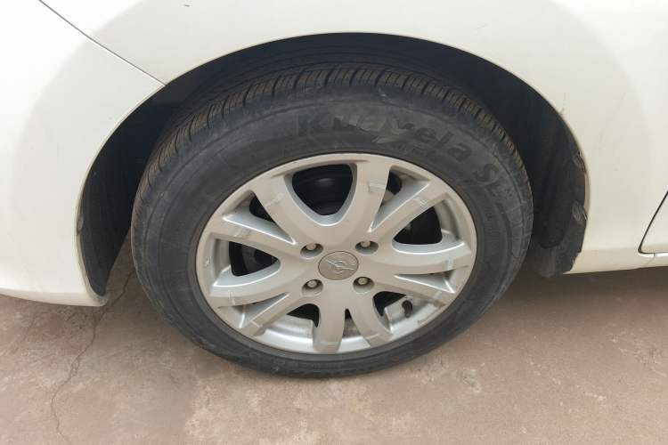 Used Haima M3 2014 1.5L Manual Elite Edition Left Front Wheel Hub