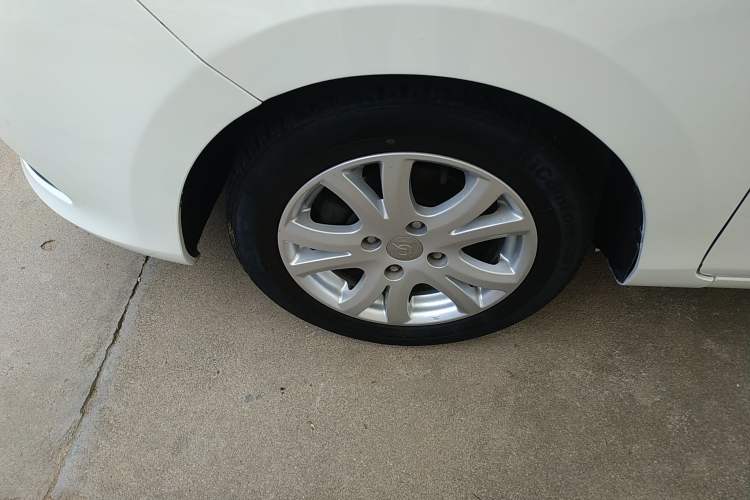 Used Haima M3 2014 1.5L Manual Comfort Model Left Front Wheel Hub